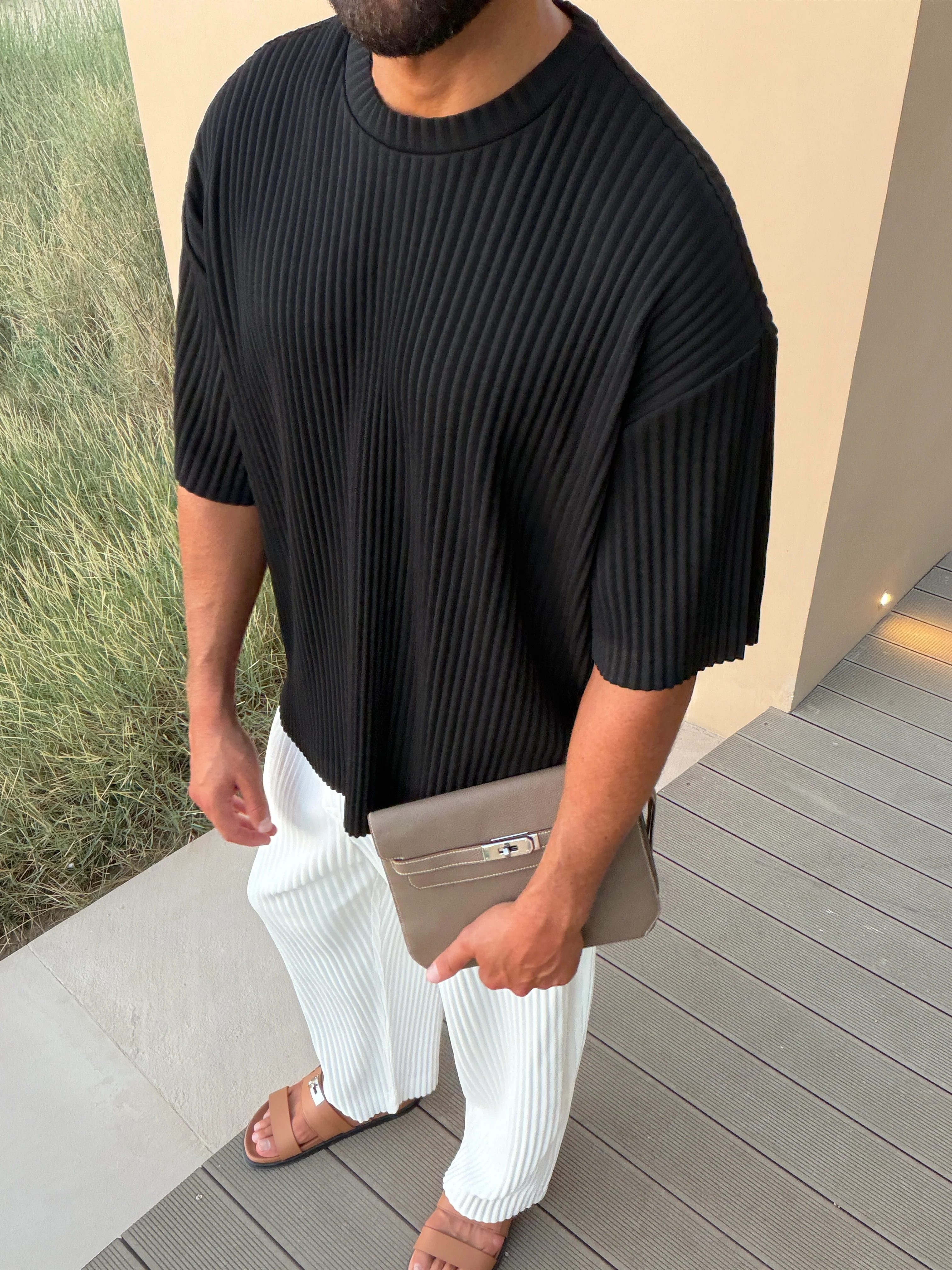 PLEAT T-SHIRT BLACK - Image 4